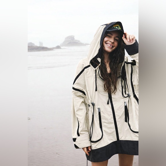 Free People Peace Out Backpack Parachute Parka. NWT. Ivory. - Picture 8 of 11